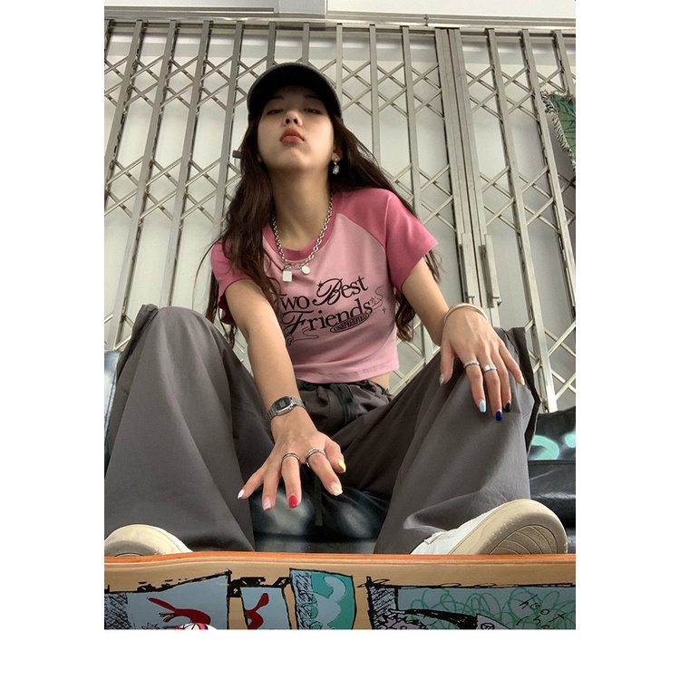 Áo Crop Top Nữ Màu Hồng Cổ Điển Thiết Kế Ngắn Tay Phù Với Mùa Hè Phối Màu Độc Đáo Tôn Lên Vẻ Quyến Rũ Của Bạn