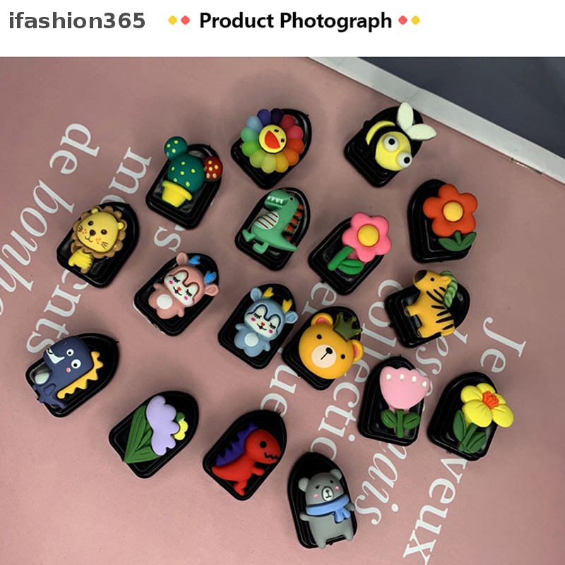 1 Móc Treo Dây Cáp USB / Chìa Khóa Gắn Bảng Điều Khiển Xe Hơi Mini Tự Dính