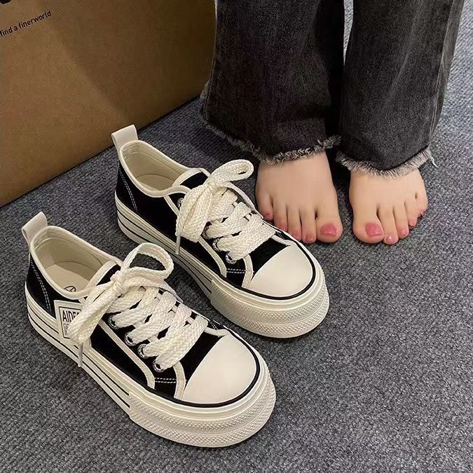 Giày Thể Thao Nữ Đế Dày Tăng Chiều Cao Mũi Tròn Size 35-43