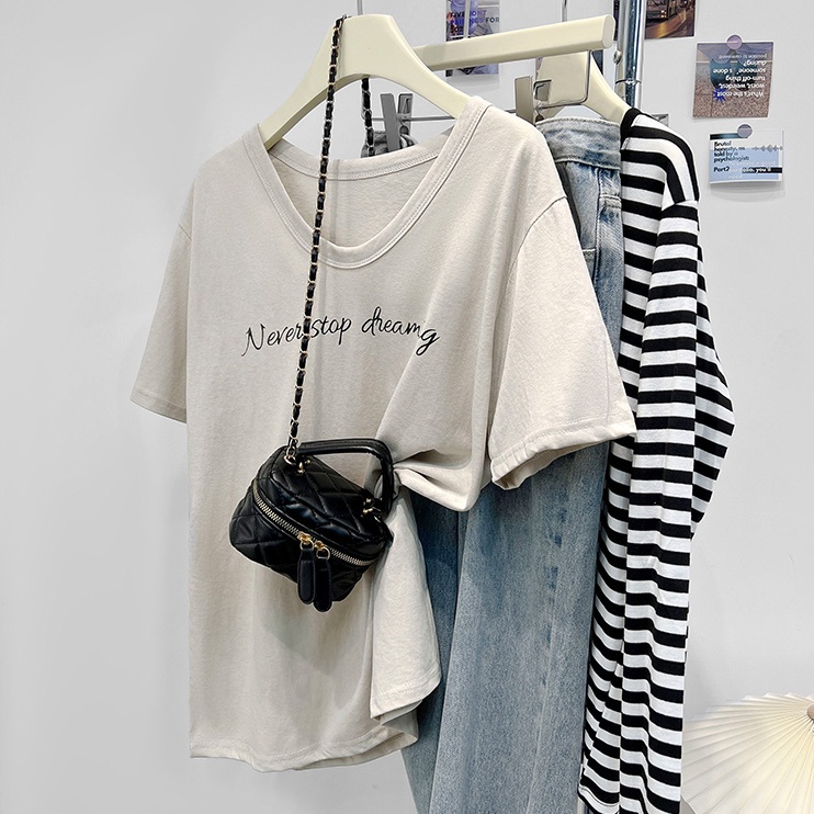 Áo Thun Nữ Ngắn Tay Cổ Chữ V in Chữ Thời Trang