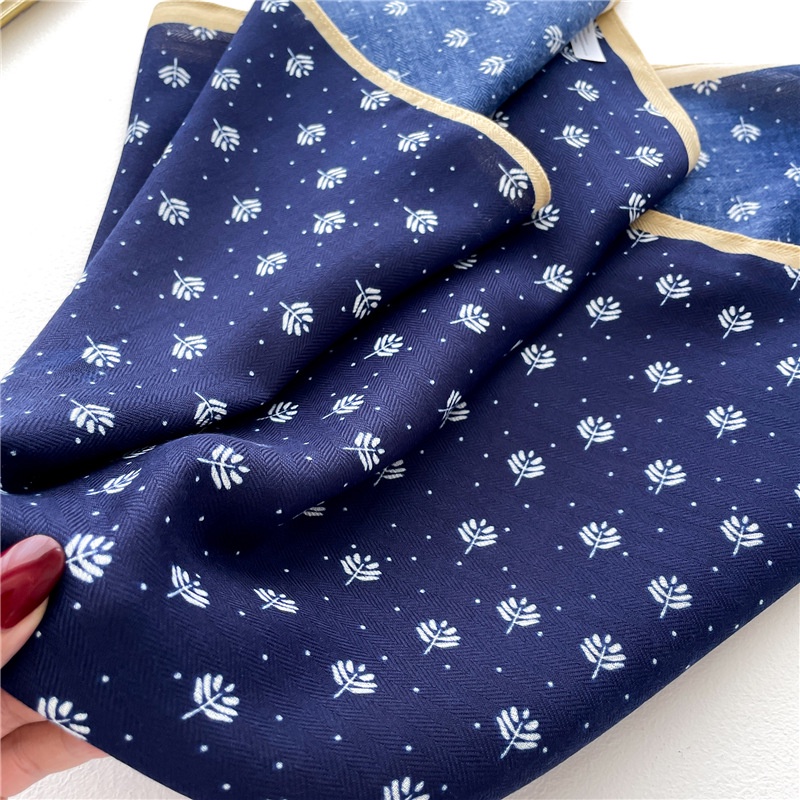 Khăn Choàng Cổ Nhung Hình Vuông 65X65Cm Màu Xanh Lá Đậm Thời Trang