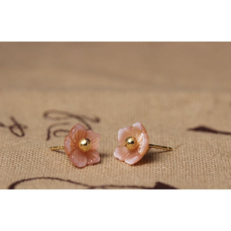 《Tam sinh tam thế thập lý đào hoa》Tương tự Bông Tai Mạ Bạc 925 Hình Hoa làm từ vỏ sò Hoa làm từ vỏ sò Đơn giản và thời trang Nhỏ tươi mát