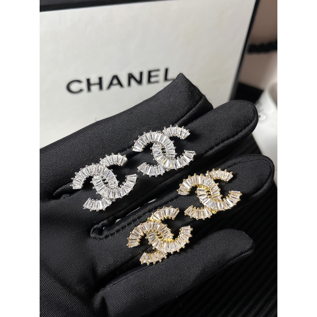 Bông Tai Bằng Thép Titan Chống Thấm Nước Không Gỉ Hình logo Thời Trang Cho Nữ