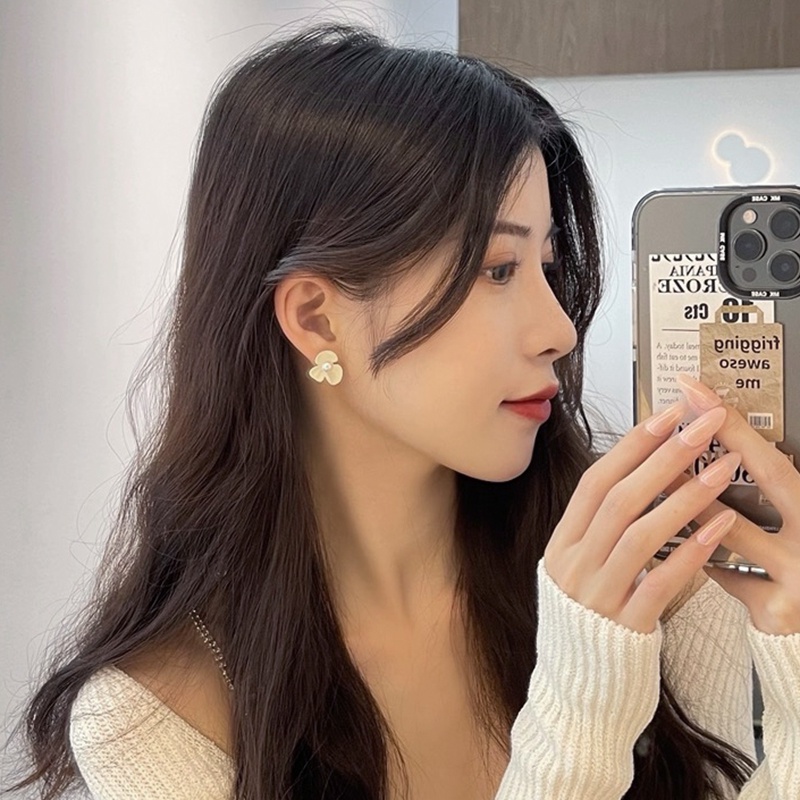 Bông Tai Hình Hoa Đính Ngọc Trai Xinh Xắn Dành Cho Nữ