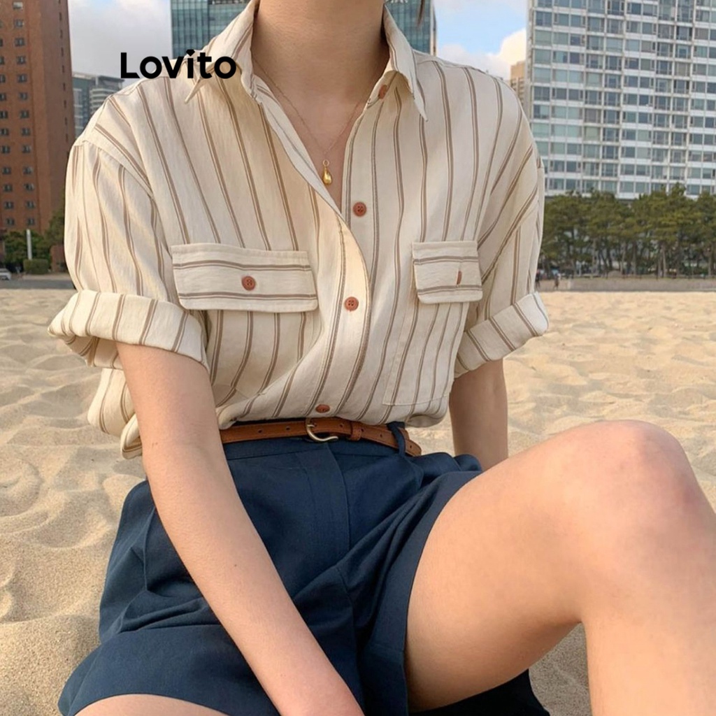 Áo kiểu Lovito cài nút phối túi kẻ sọc thanh lịch cho nữ LNE19095
