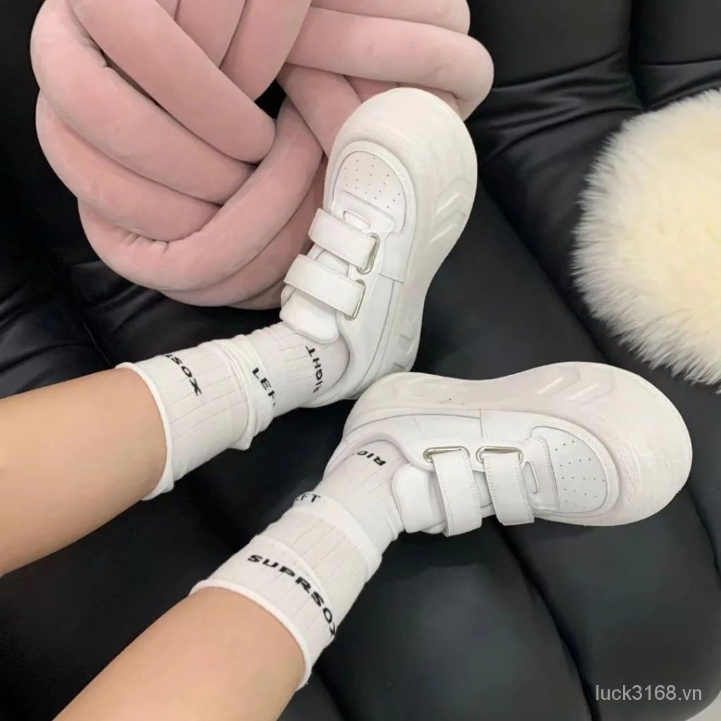 Giày Thể Thao Da Đế Bằng Dày Dặn Siêu Nhẹ Phong Cách Harajuku Thời Trang Mùa Xuân 2023