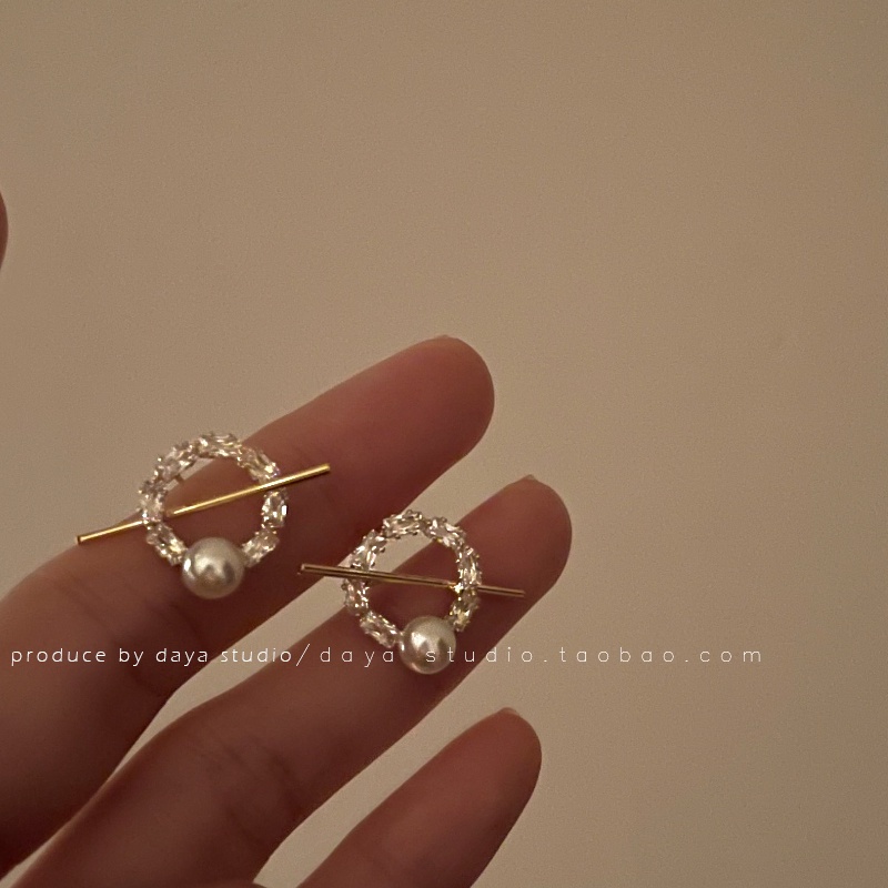 Khuyên Tai Tròn Đính Ngọc Trai Sang Trọng