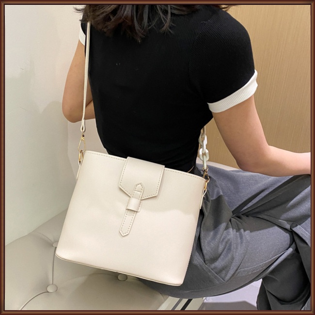 Túi Xách Da Pu Đeo Chéo Cỡ Lớn Phong Cách Retro Thời Trang Cao Cấp Cho Nữ