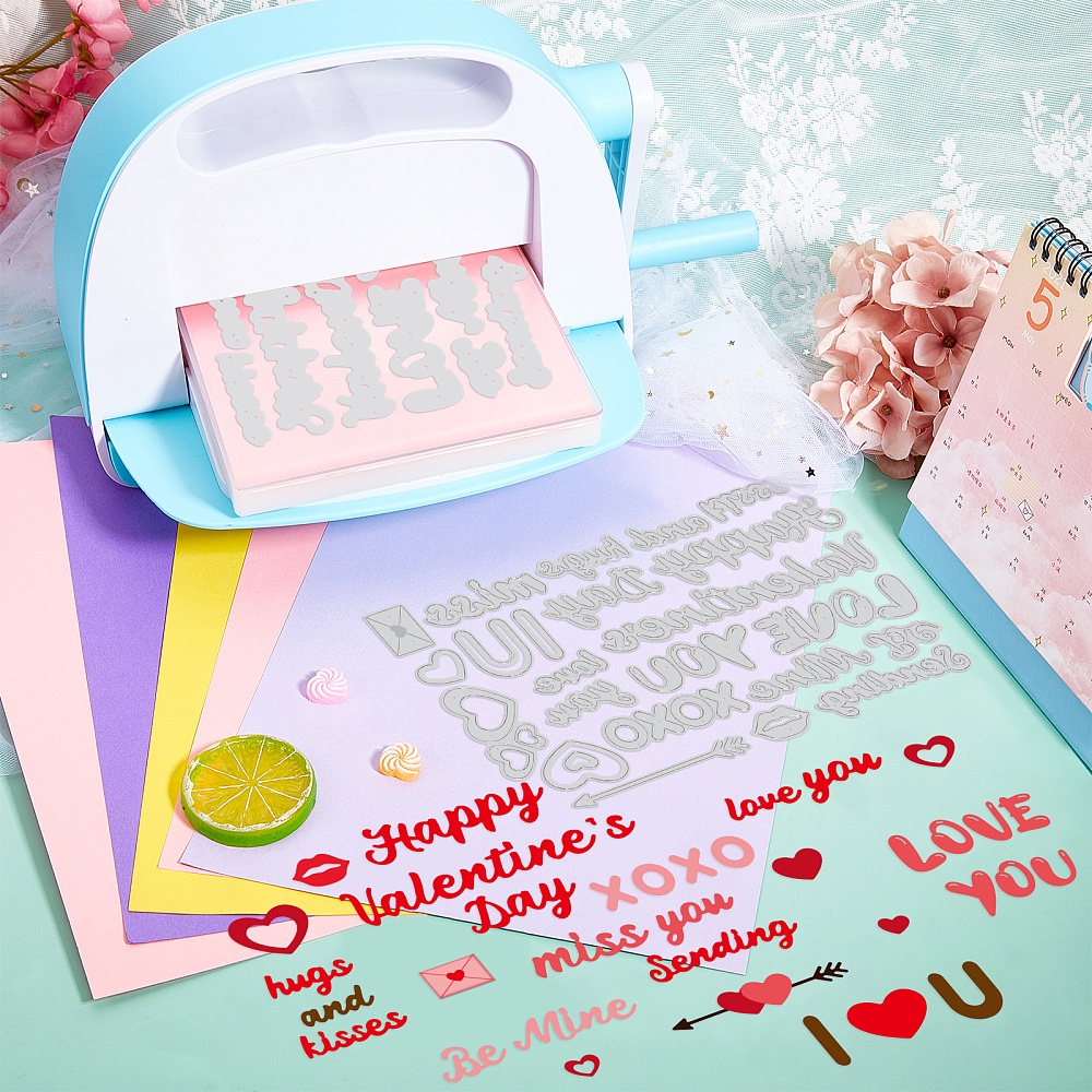 1 Bộ Khuôn Cắt Giấy Kim Loại Hình Trái Tim + 1 Bộ Khuôn Cắt Hình Chữ Love