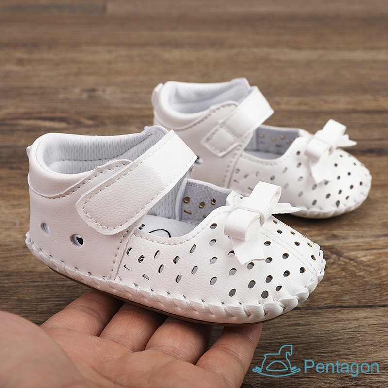 Xăng đan Đế Bằng Khoét Lỗ Họa Tiết Hoạt Hình Dễ Thương Cho Bé Gái