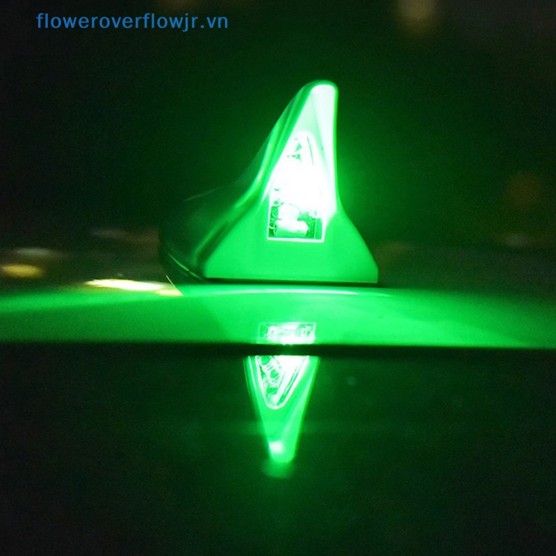 Ăng Ten Vây Cá Mập Có Đèn LED Sử Dụng Năng Lượng Mặt Trời Cho Xe Hơi