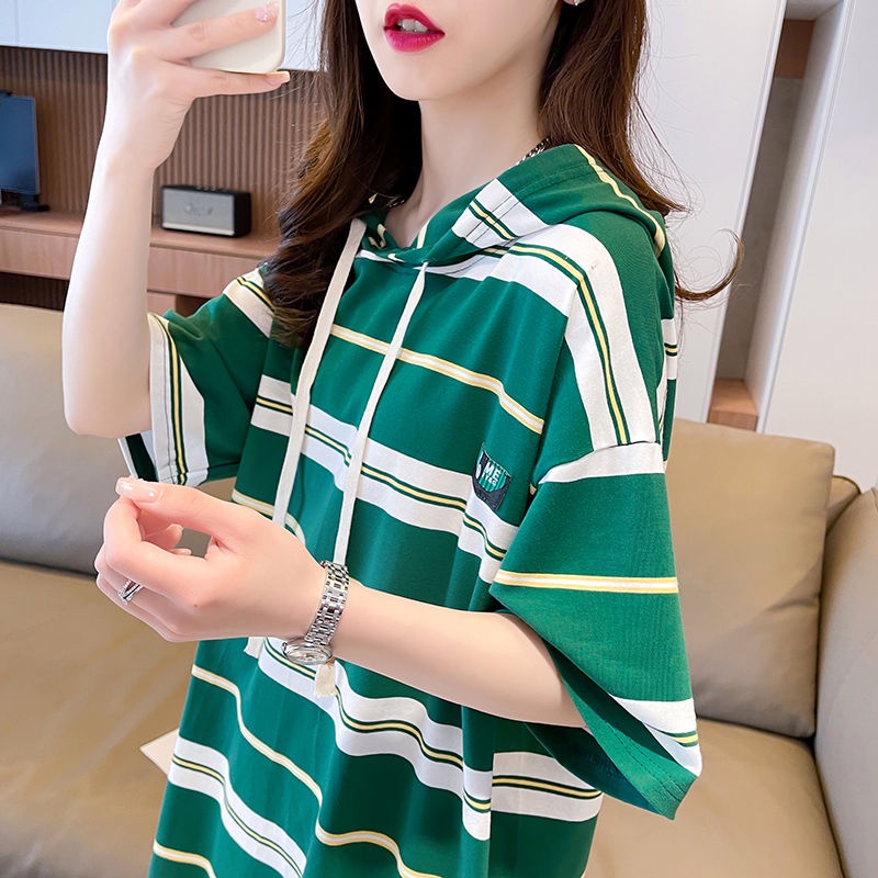 Áo Thun Tay Ngắn Dáng Rộng Có Mũ Trùm Đầu Họa Tiết Kẻ Sọc Phong Cách Thời Trang Đường Phố Phương Tây Mới Cho Nữ