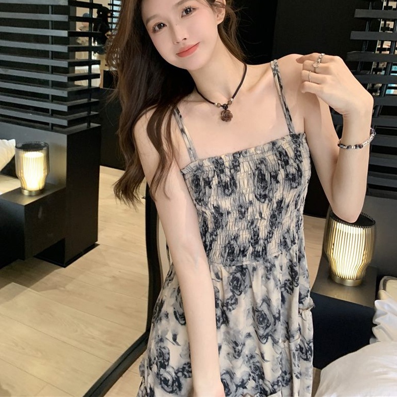 Đầm Hai Dây Xếp Ly Ôm Eo Mẫu Mới 2023 Phong Cách Pháp