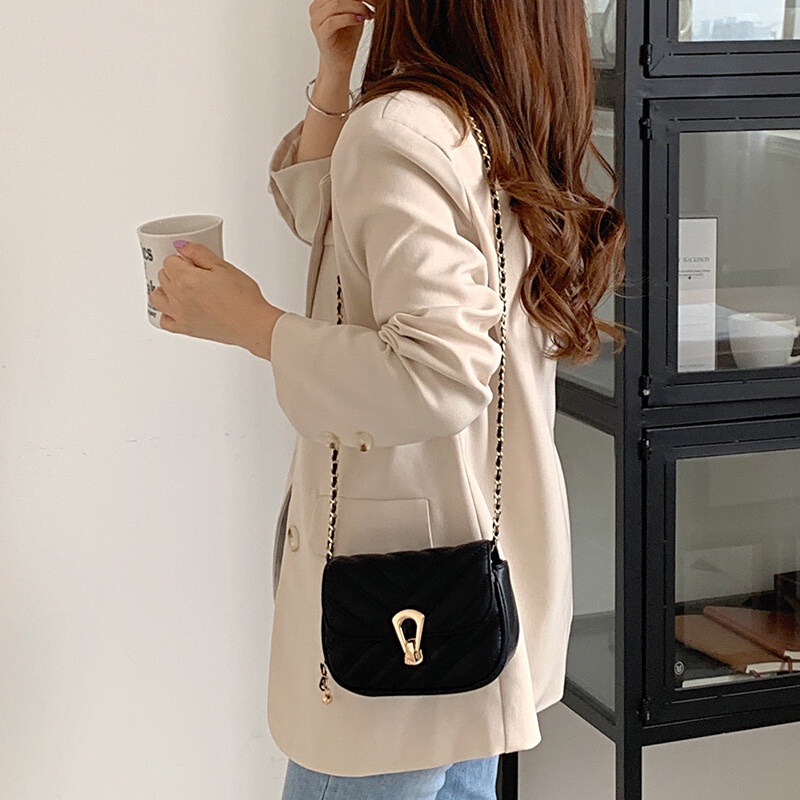 Túi Đeo Chéo Dây Xích Nhỏ Hình Thoi Màu Vàng Phong Cách Dành Cho Nữ