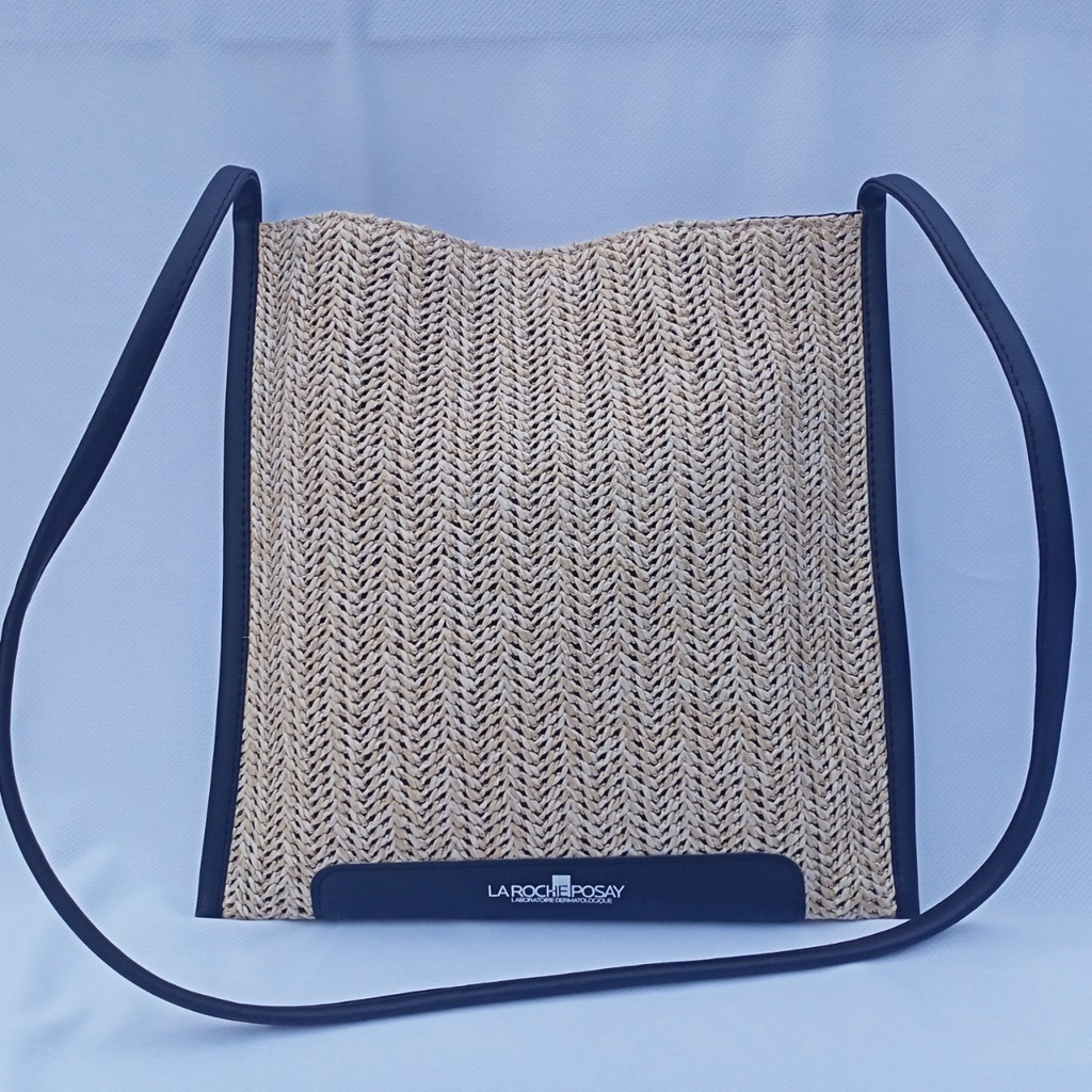 Túi cói có dây đeo, cúc bấm thời trang, trẻ trung và năng động 24x25cm