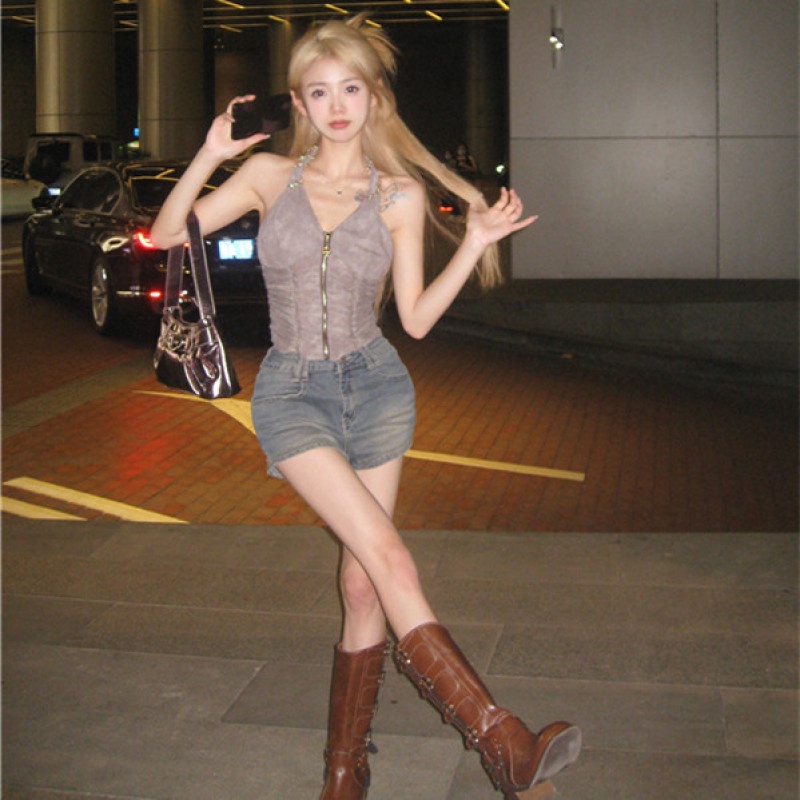 Áo Hai Dây Cổ Chữ V Gợi Cảm