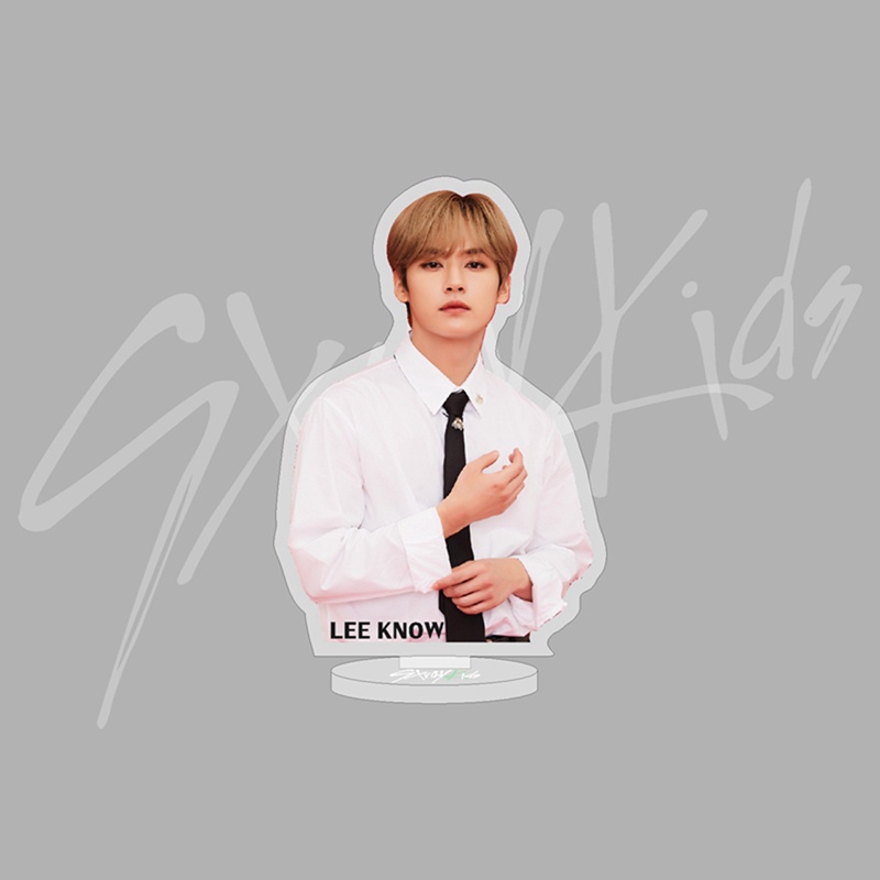 Mô Hình Thần Tượng Đứng Trong Suốt Kpop 2023 Bằng Acrylic Để Bàn Trang Trí