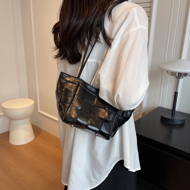 Túi Xách Đeo Chéo Màu Bạc Thời Trang 2023 Dành Cho Nữ