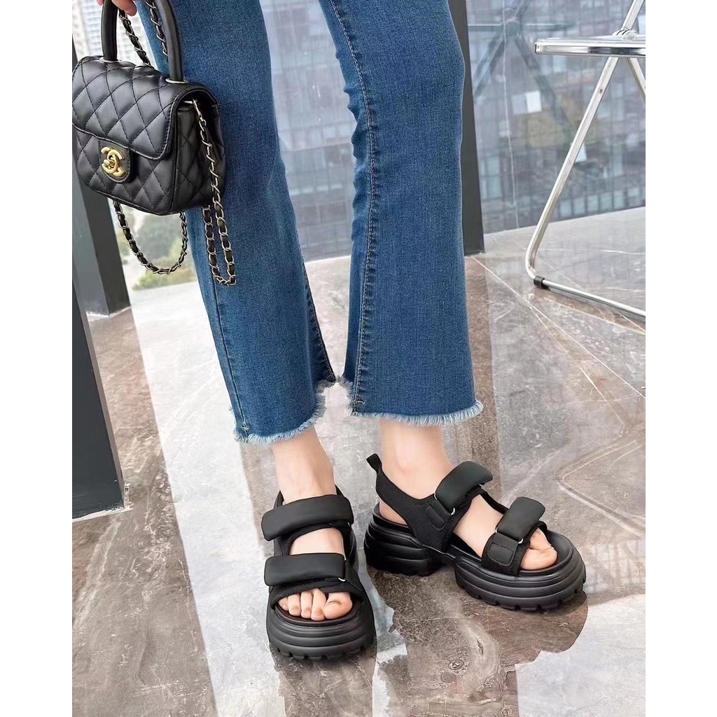 Xăng đan Đế Dày Có Khóa Dán Thời Trang Đi Biển Cá Tính Cho Nữ