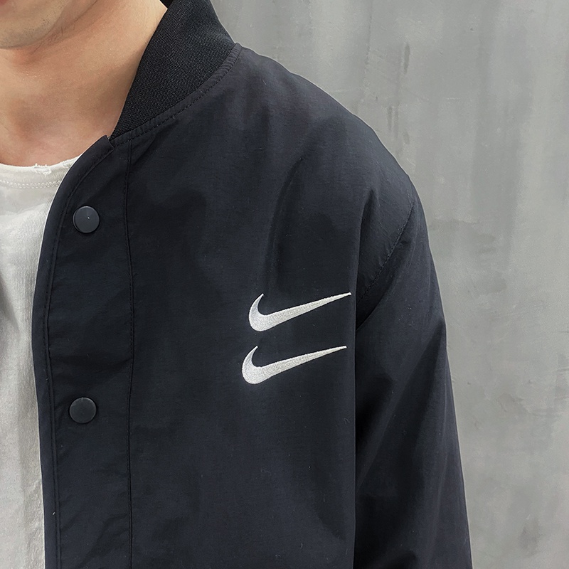 Áo Khoác Gió Thêu Logo Nike100% Chính Hãng SWOOSH Phối Nút Cá Tính Cho Nam