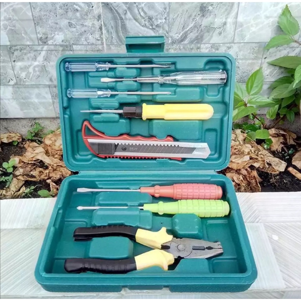 Bộ dụng cụ tua vít 8 món. Kích thước : 20x14x5CM. Dụng cụ tháo lắp tiện dụng cho gia đình
