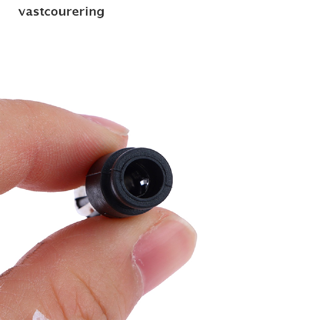 Ăng Ten Radio 4 Lỗ Phích Cắm Bằng Nhựa Chuyên Dụng Cho Xe Hơi