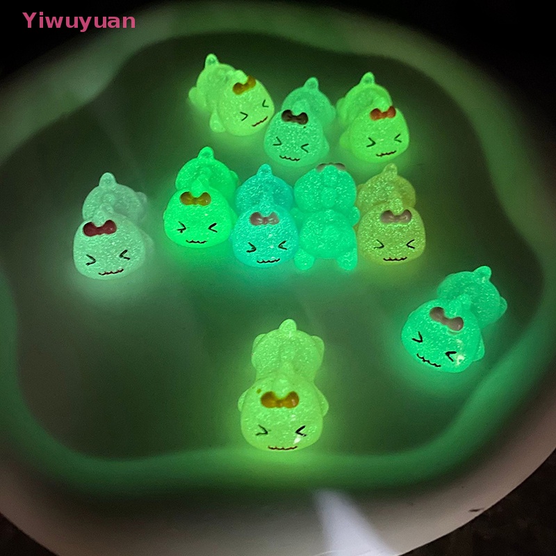 Bộ 2 Đồ trang trí Khủng Long Mini Bằng Nhựa Phát Quang Dễ Thương Dùng Trang Trí Mới