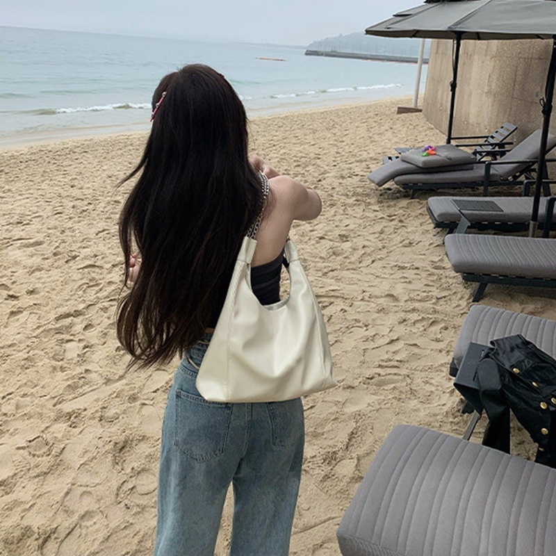 Túi Xách Da Cỡ Lớn Có Dây Xích Đeo Vai Sành Điệu Cho Nữ