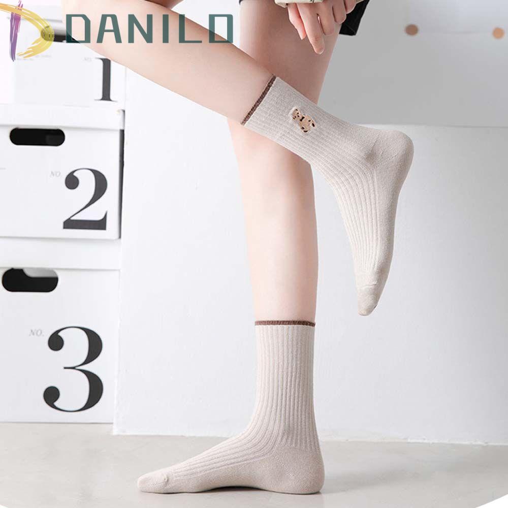 Đôi Vớ Thoáng Khí Màu Trơn Trang Trí Hình Gấu Dễ Thương Cho Nữ