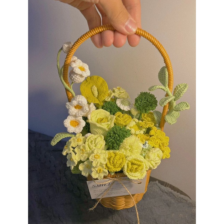 Giỏ Hoa Hồng Đan Len Thủ Công Dùng Làm Quà Tặng Valentine