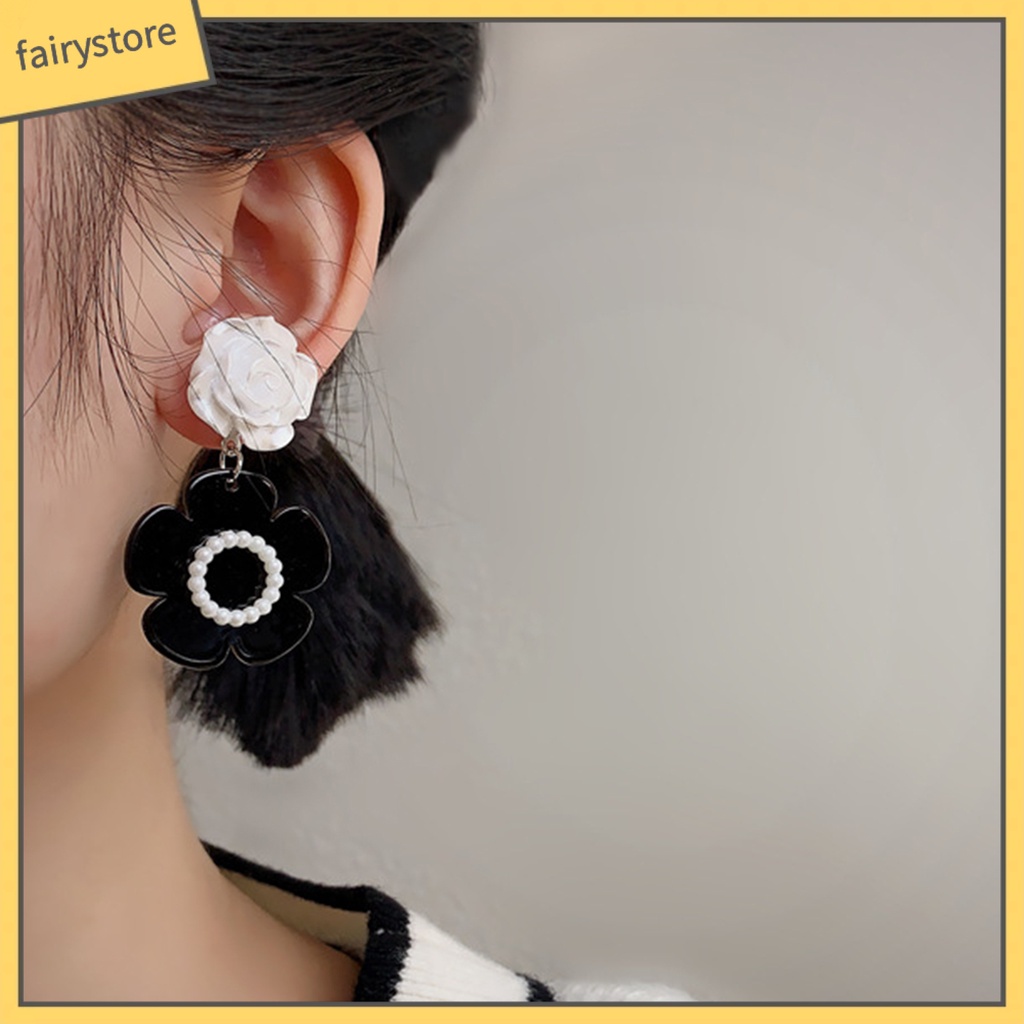 1 Đôi Bông Tai Hình Hoa Trà Đính Ngọc Trai Giả Phong Cách Retro