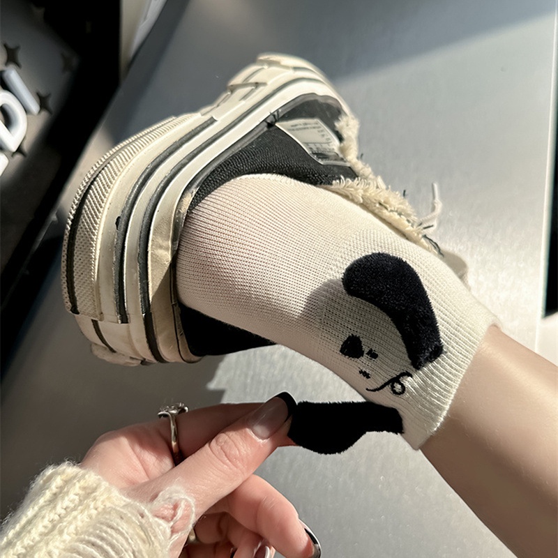 Vớ Cổ Ngắn Họa Tiết Hoạt Hình Chú Chó Tai Dài Màu Trắng / Đen Dễ Thương Cho Nữ