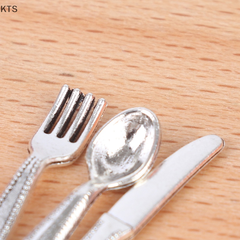 Set 4 Chén Đĩa Bằng Nhựa Xinh Xắn Dùng Để Trang Trí Nhà Búp Bê