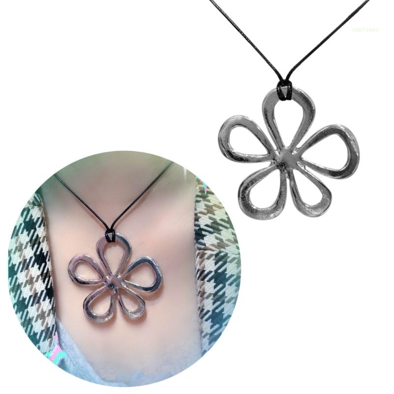 Vòng Cổ Dây Đen Mặt Hoa Rỗng Độc Đáo