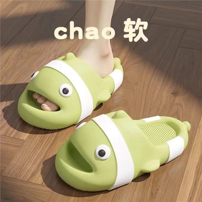 Dép Sandal Đế Xuồng Chống Trượt Hình Cá Mập Hoạt Hình Dễ Thương Cho Nữ