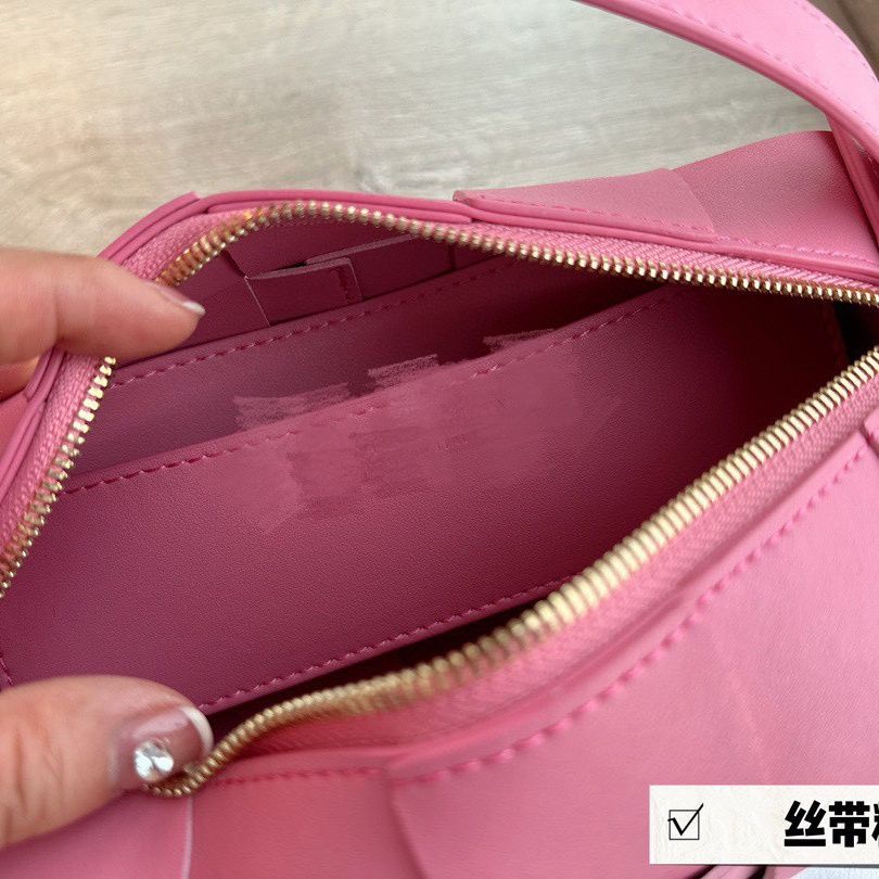 Bottega Veneta leather woven bag women's pink underarm bag fashionable all-match shoulder bag 2023 new advanced portable pillow bag XDP1
