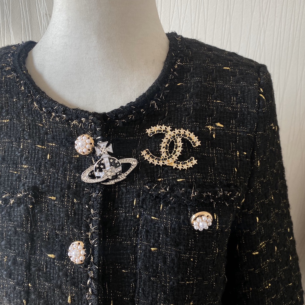 Ghim Cài Áo Hình Vivienne Westwood Thời Trang Cho Nam Nữ