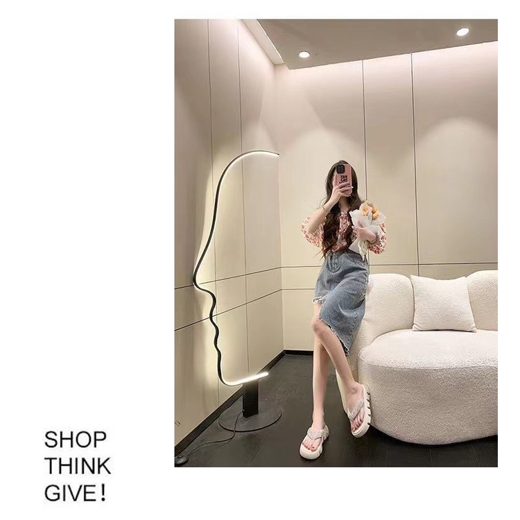 Xăng đan Xỏ Ngón Mùa Hè 2023 Đế Dày Đính Đá Sáng Bóng Hợp Thời Trang Cho Nữ