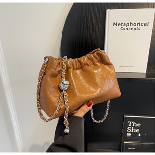 Túi Xách Đeo Vai Hình Đám Mây Xếp Ly Phối Dây Xích Thời Trang Mùa Hè 2023 Phong Cách Mới Cho Nữ