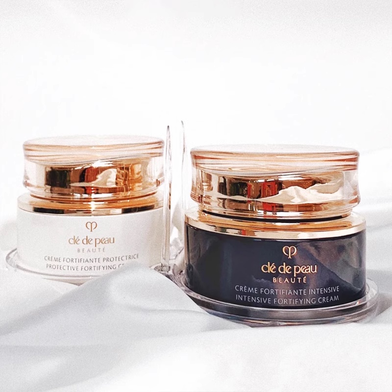 Kem Dưỡng Da Ban Ngày Và Ban Đêm CPB Skin 50ML