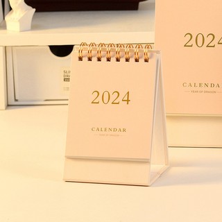 Lịch 2024 Để Bàn Nhiều Màu Sắc