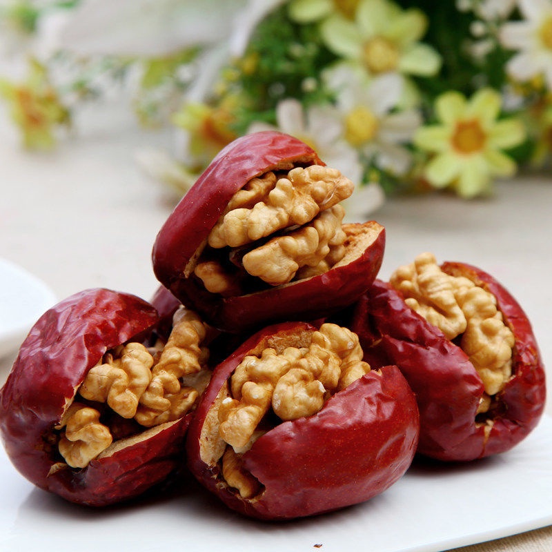 Táo đỏ kẹp quả óc chó Tân Cương 1000g/500g/250g táo tàu đặc sản Tân Cương đóng gói  độc lập
