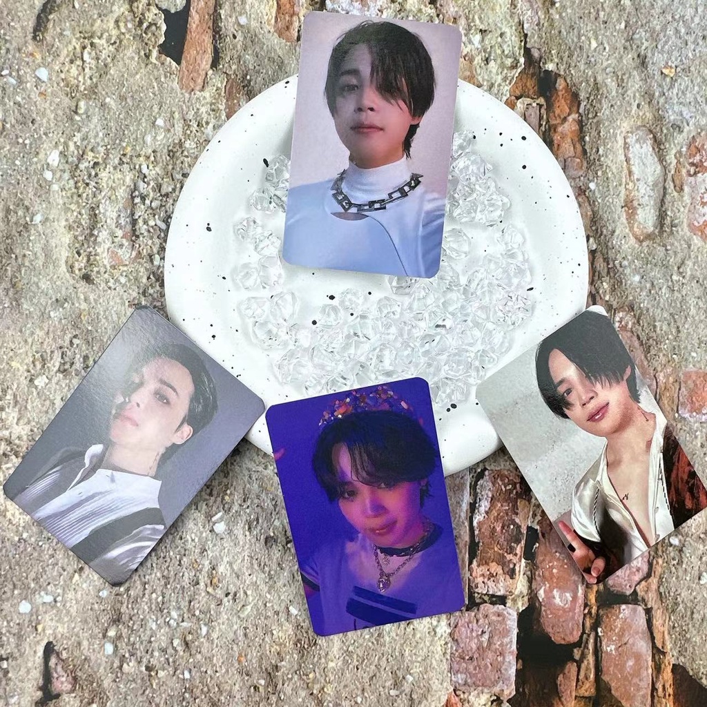 Set 8 Tấm Ảnh Thẻ In Hình Các Thành Viên Nhóm Nhạc Kpop BTS