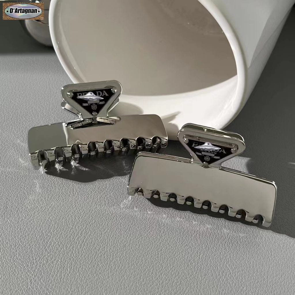 Fashion Trend PP Black Enamel Triangle Logo Metal Hairpin Metal Headband High Quality Korean 2023 New Style Reproduction Elegant Vintage Fashion No Fading