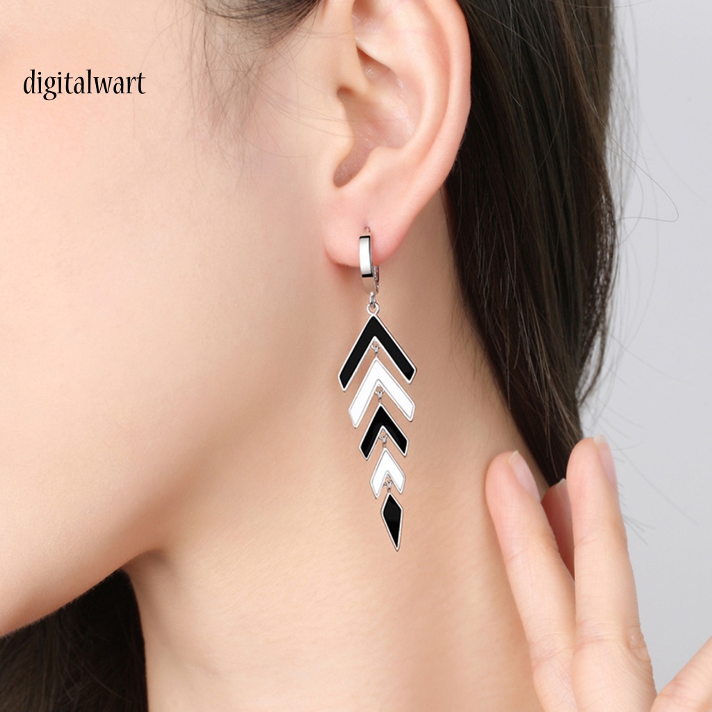 Kỹ Thuật Số| 1 Cặp Bông Tai Dáng Dài Phối Tua Rua Màu Trắng Đen Phong Cách Retro