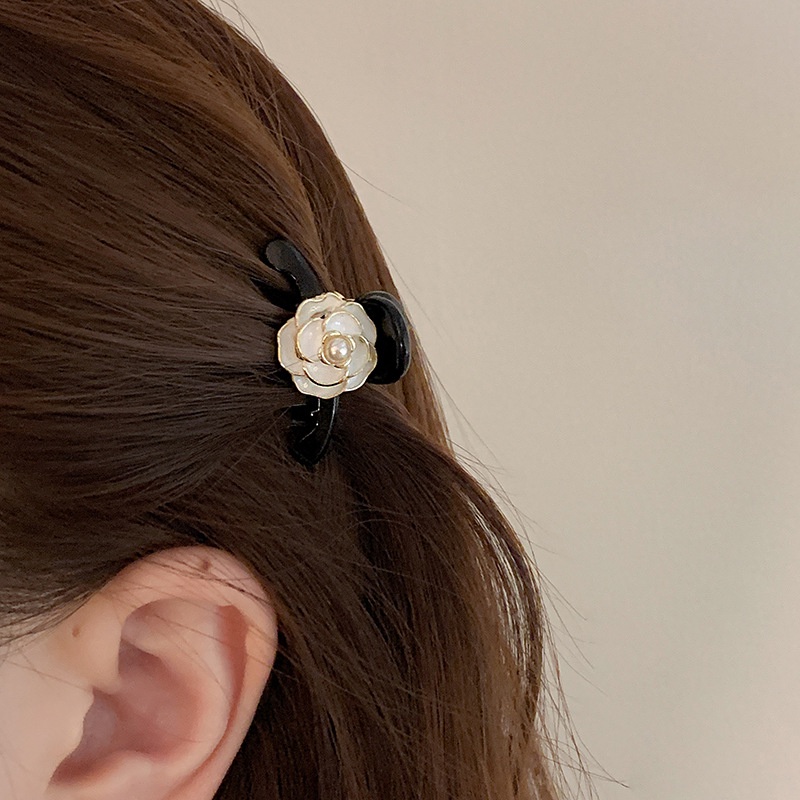 Kẹp Tóc Mini Hình Cá Mập Màu Đen Dễ Phối Đồ