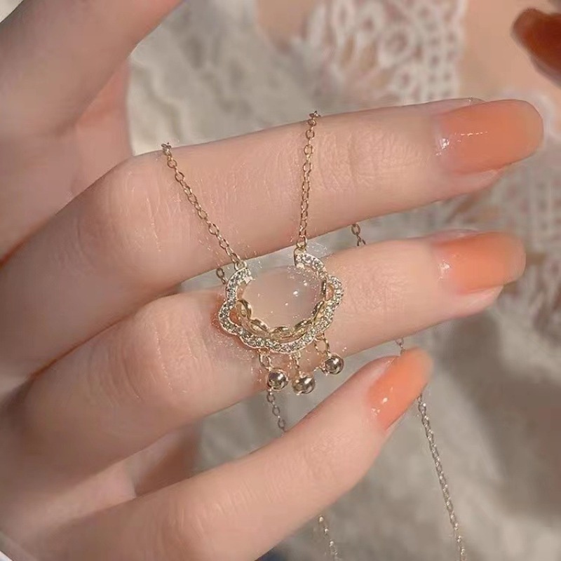 Vòng cổ Mặt Hình Đám Mây Thiết Kế Sang Trọng Cổ Điển