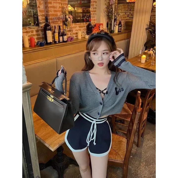Loose Thin V-Neck Knitted Sunscreen Cardigan Women Summer 2022 New Style Suit Casual Sports Shorts Two-Piece Suit (hàng sẵn sàng)