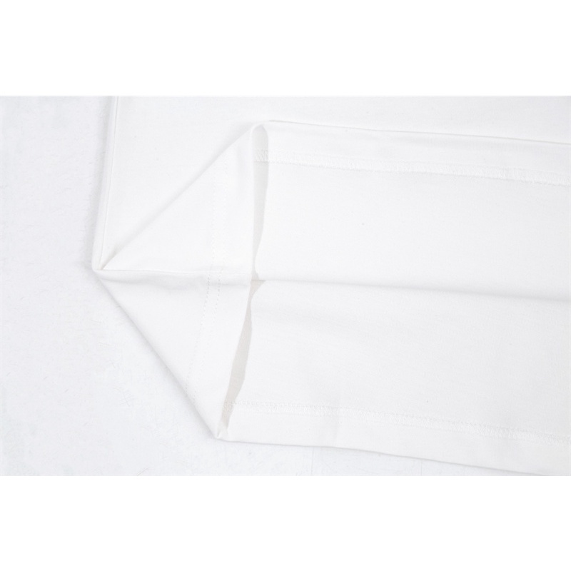 Áo Thun Tay Ngắn In Logo Graffiti Màu Vàng Đồng V88- Thời Trang Cổ Điển