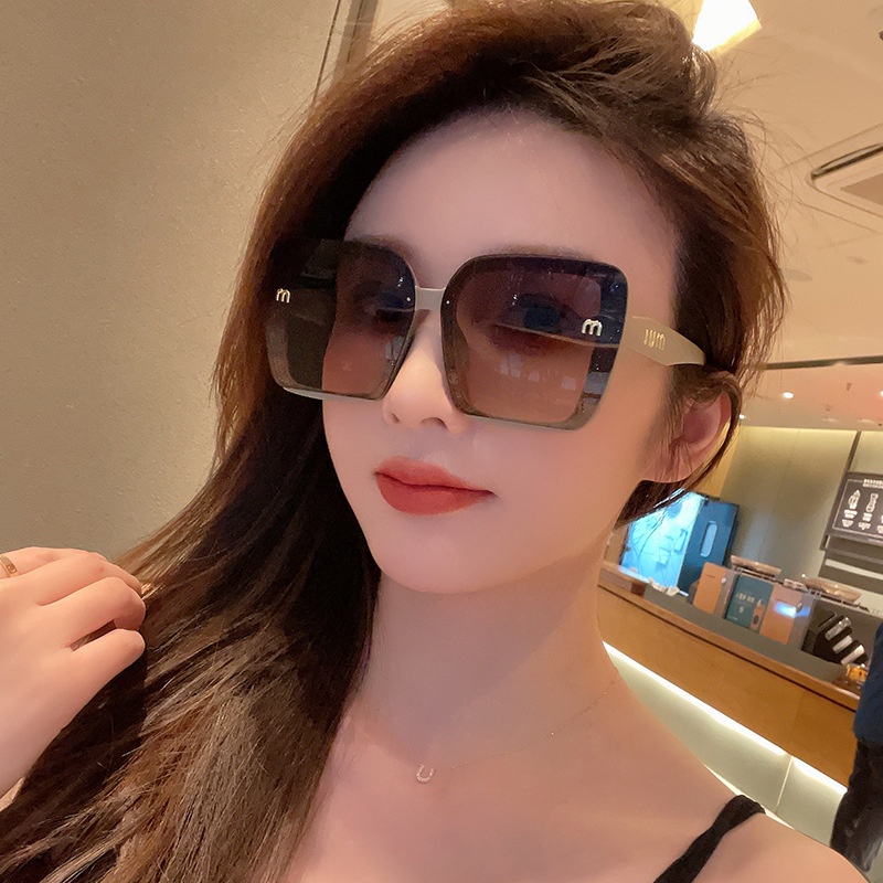 Kính Mát Thời Trang Nam Nữ Gọng Kim Loại Mới 2023 Màu Sắc